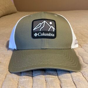 NWT! Columbia SnapBack hat